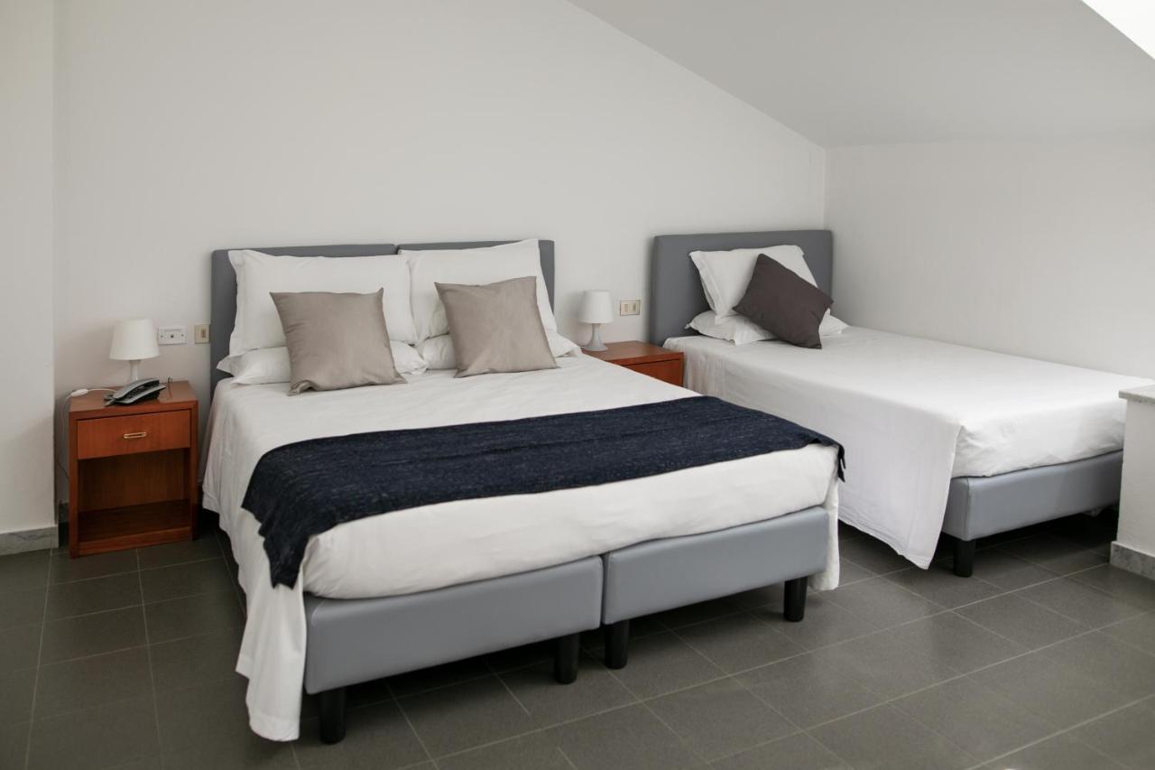 Casa F.A.C.I Hotel Marina di Massa Eksteriør billede