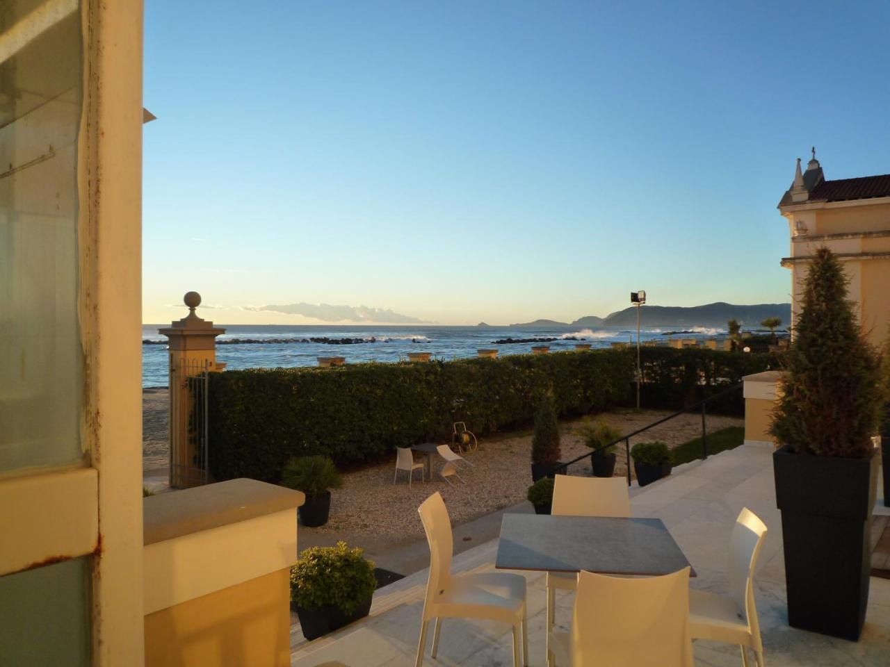 Casa F.A.C.I Hotel Marina di Massa Eksteriør billede